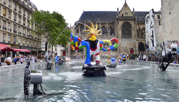 Fontaine de Niki de Saint Phalle